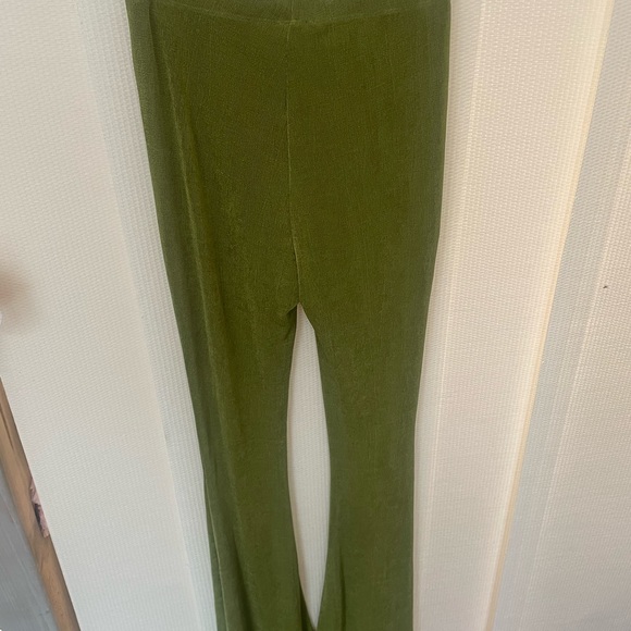 Princess Polly green high waisted flare pants size 6 | NWOT - Picture 3 of 9